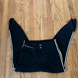 Bogner ski snowboard stirrup pants. Sz 8. Black with stripe. Stretch material.